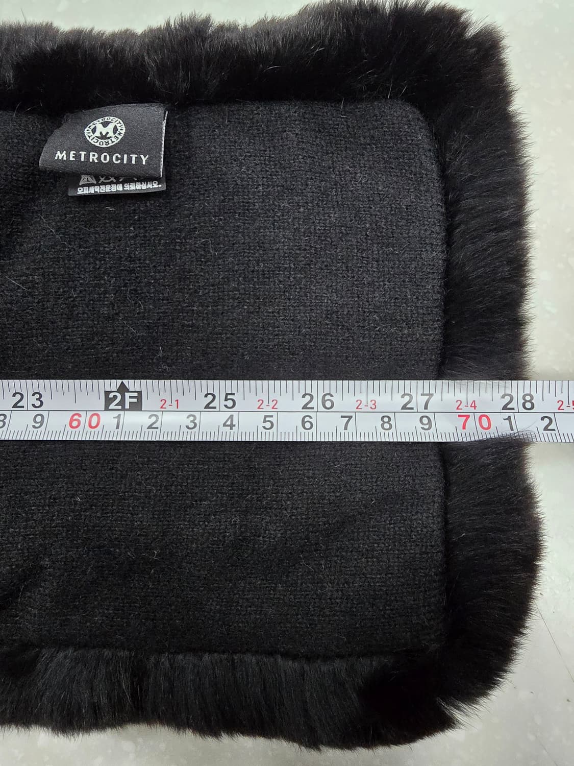 메트로시티 블랙 렉스 털 목도리 머플러 상품이미지6