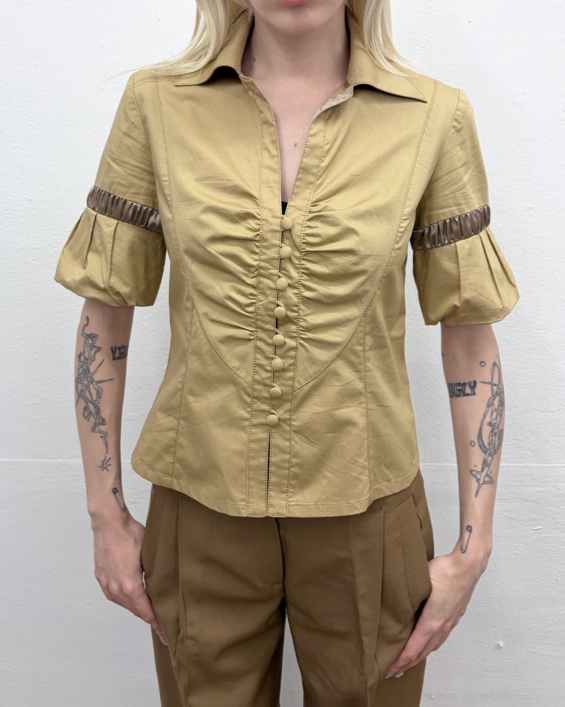 리츠코 시라하마 셔링 디테일 하프 셔츠 상품이미지4