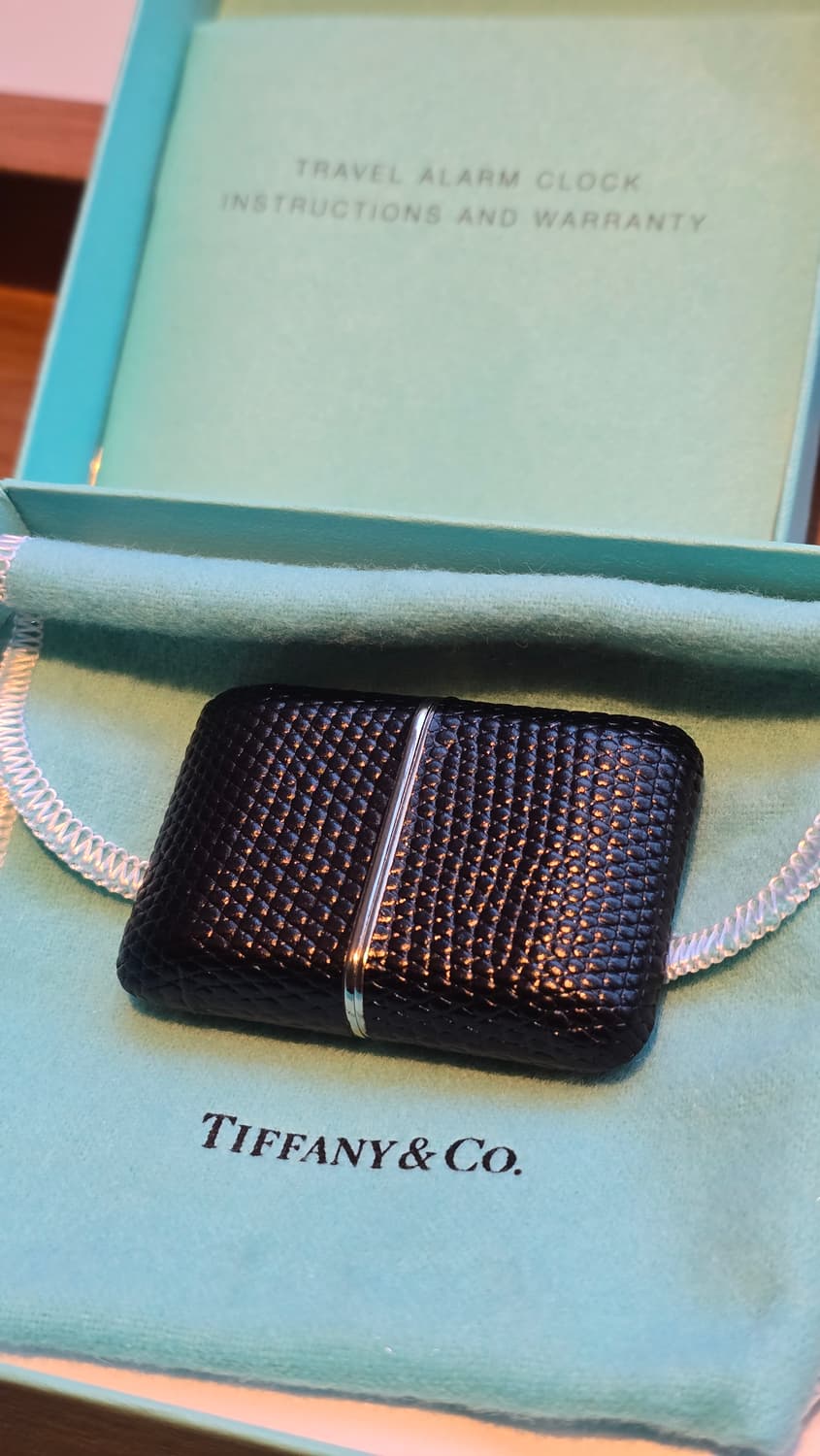 티파니앤코 트래블 알람 블랙가죽시계 상품이미지3