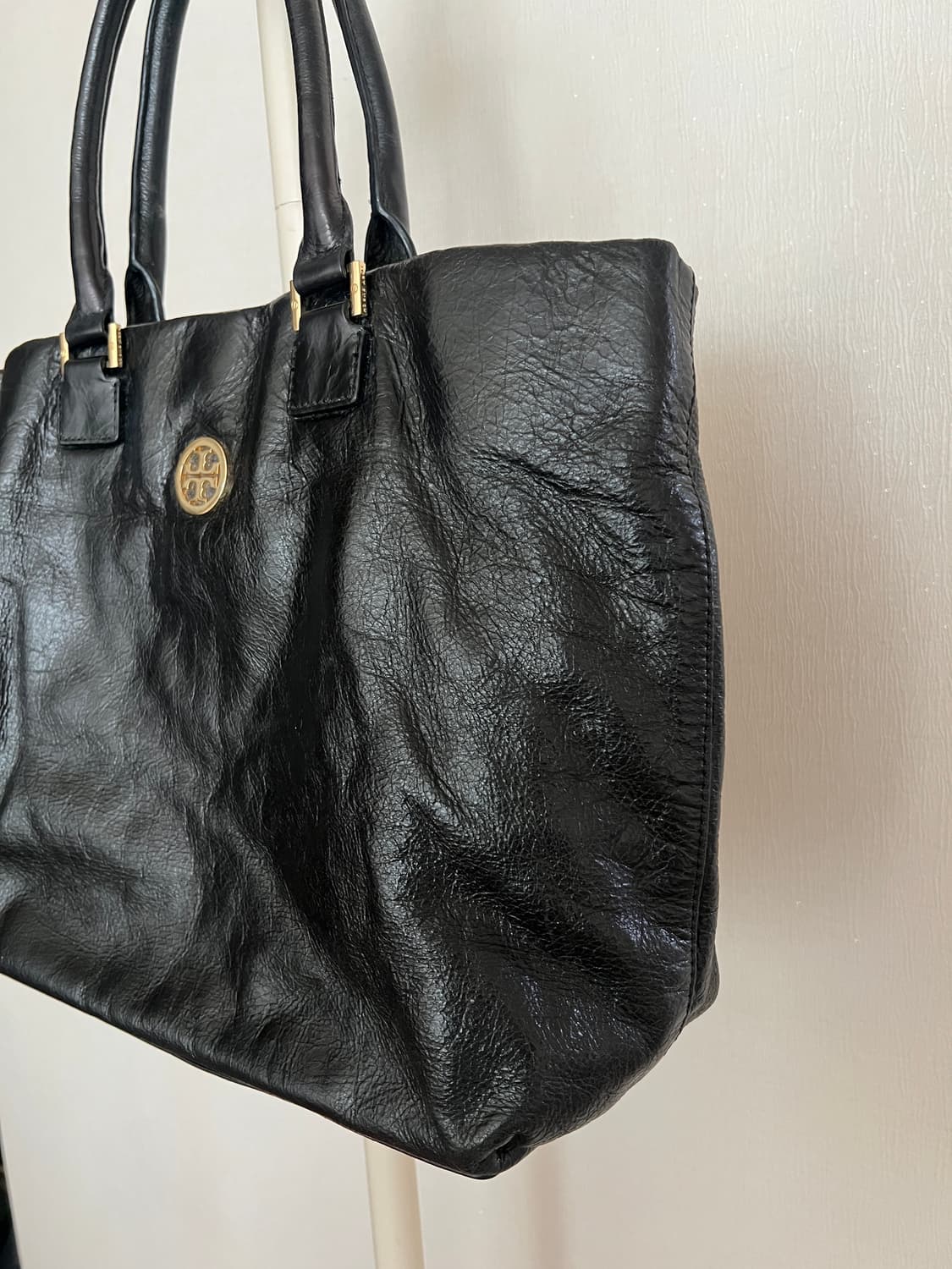 Tory Burch 토리버치 아만다 가죽 토트백 블랙 상품이미지3