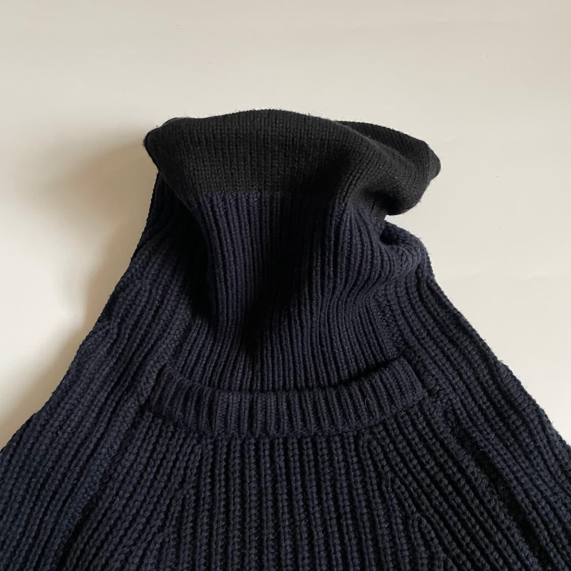 토가 풀라 오버사이징 니트 OS 상품이미지6