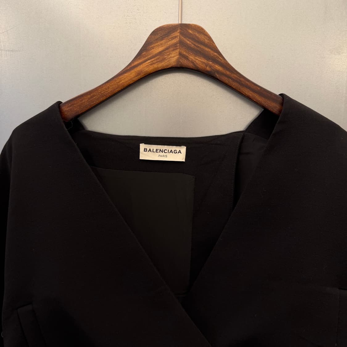 발렌시아가 13fw 크롭 랩 자켓 상품이미지3