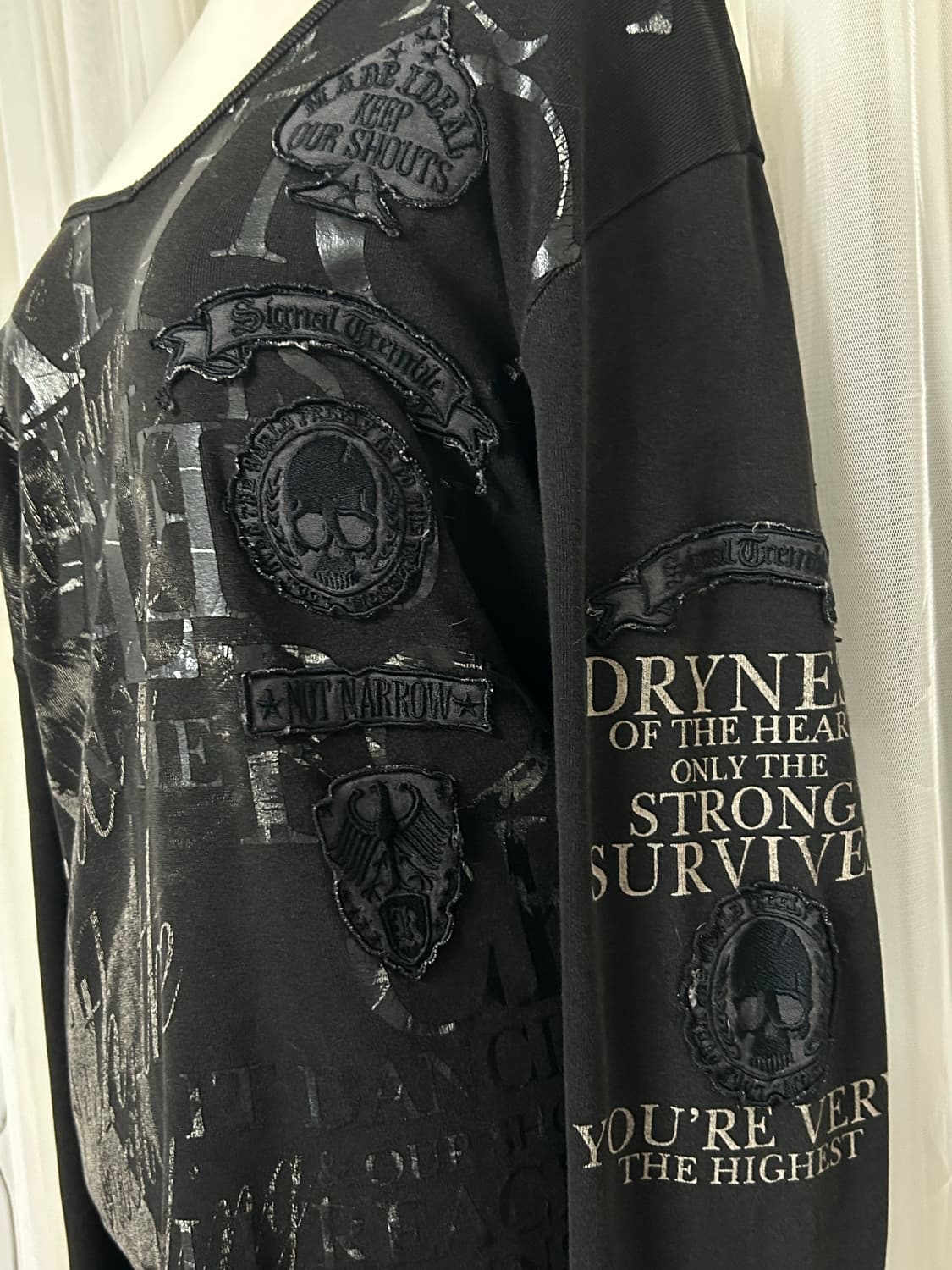 In the attic 펑크 디테일 롱슬리브 상품이미지2