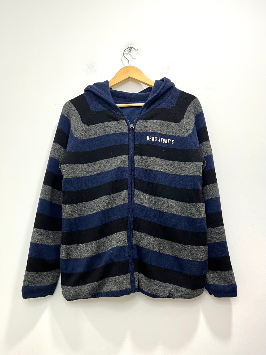 Drug store’s 양면 돼지 로고 자수 니트 후드집업 상품이미지5