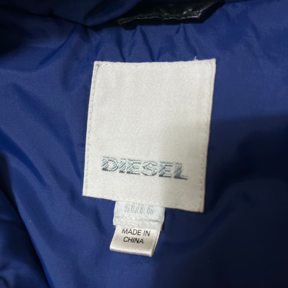 디젤 키즈 와펜 다운 후드패딩 점퍼 유광 블랙 6세 상품이미지6