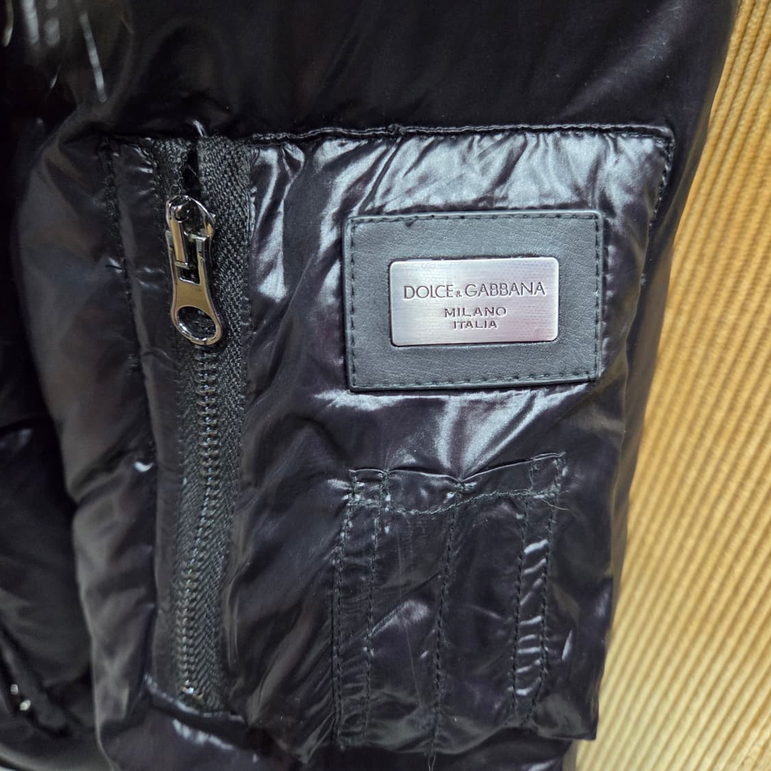 돌체앤가바나 플레이트 패딩 봄버 상품이미지3