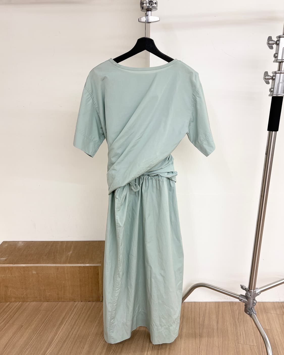 르메르 19SS 터콰이즈 드레이핑 하프 원피스 상품이미지4