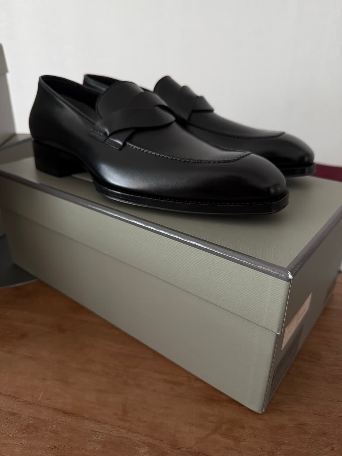 톰포드 엘칸 트위스트로퍼 상품이미지1