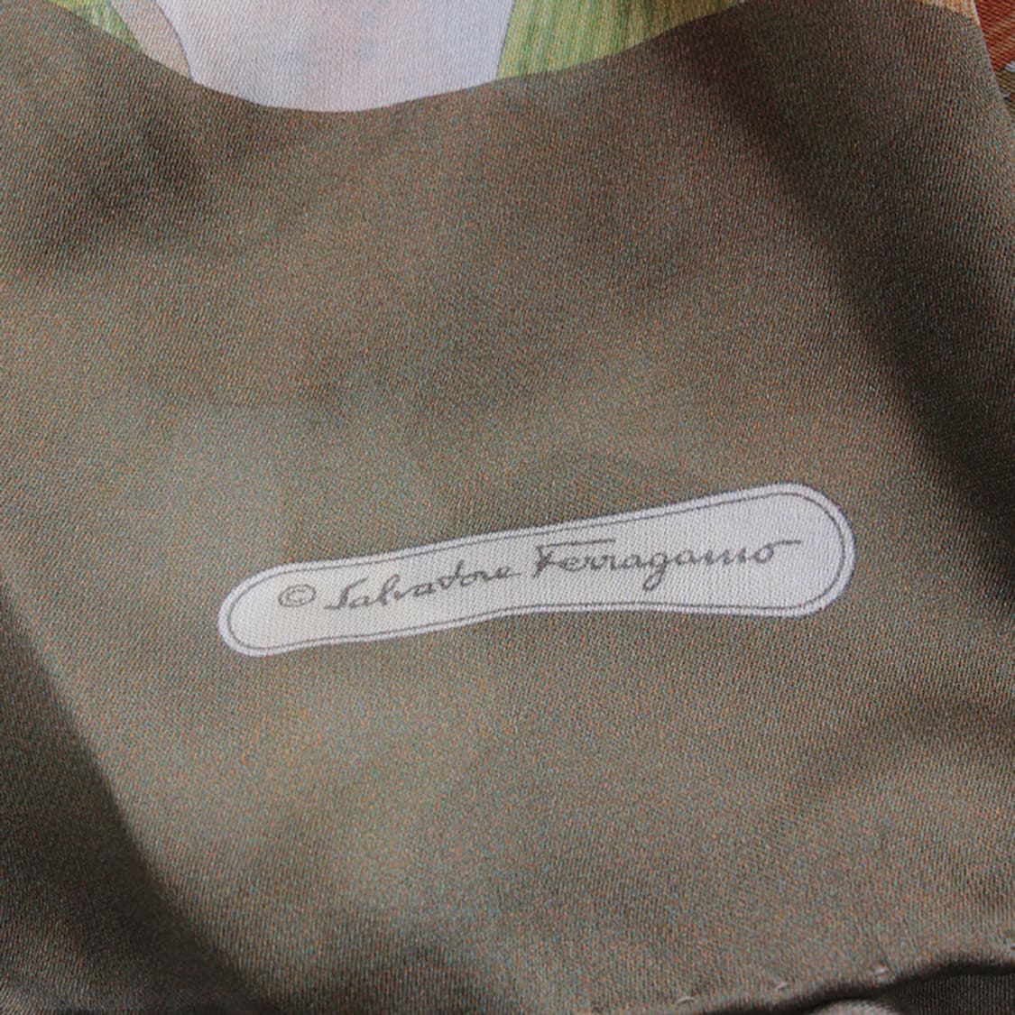 페라가모 레오파드 플로럴 실크 스카프 상품이미지4