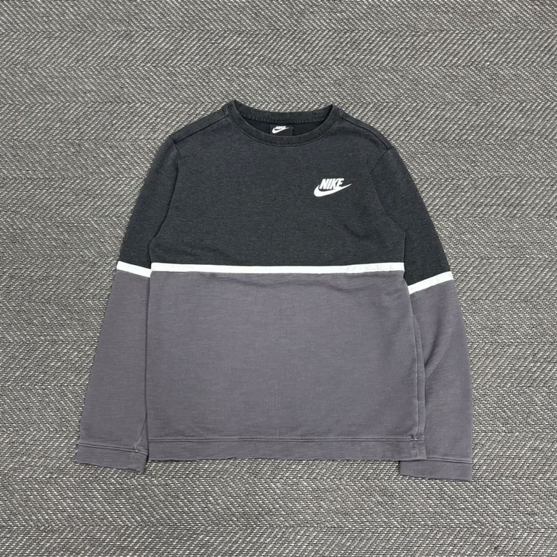 나이키 배색 로고 맨투맨 v0290 상품이미지1