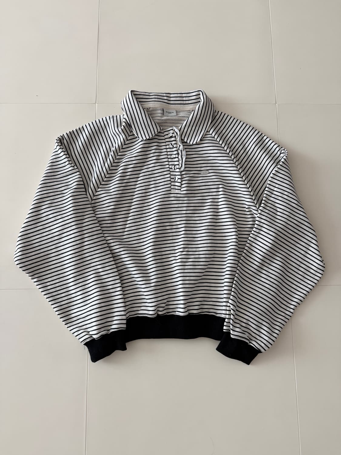 론론ronron 헨리넥 프릴 스웻셔츠(택없는 새상품) 상품이미지3