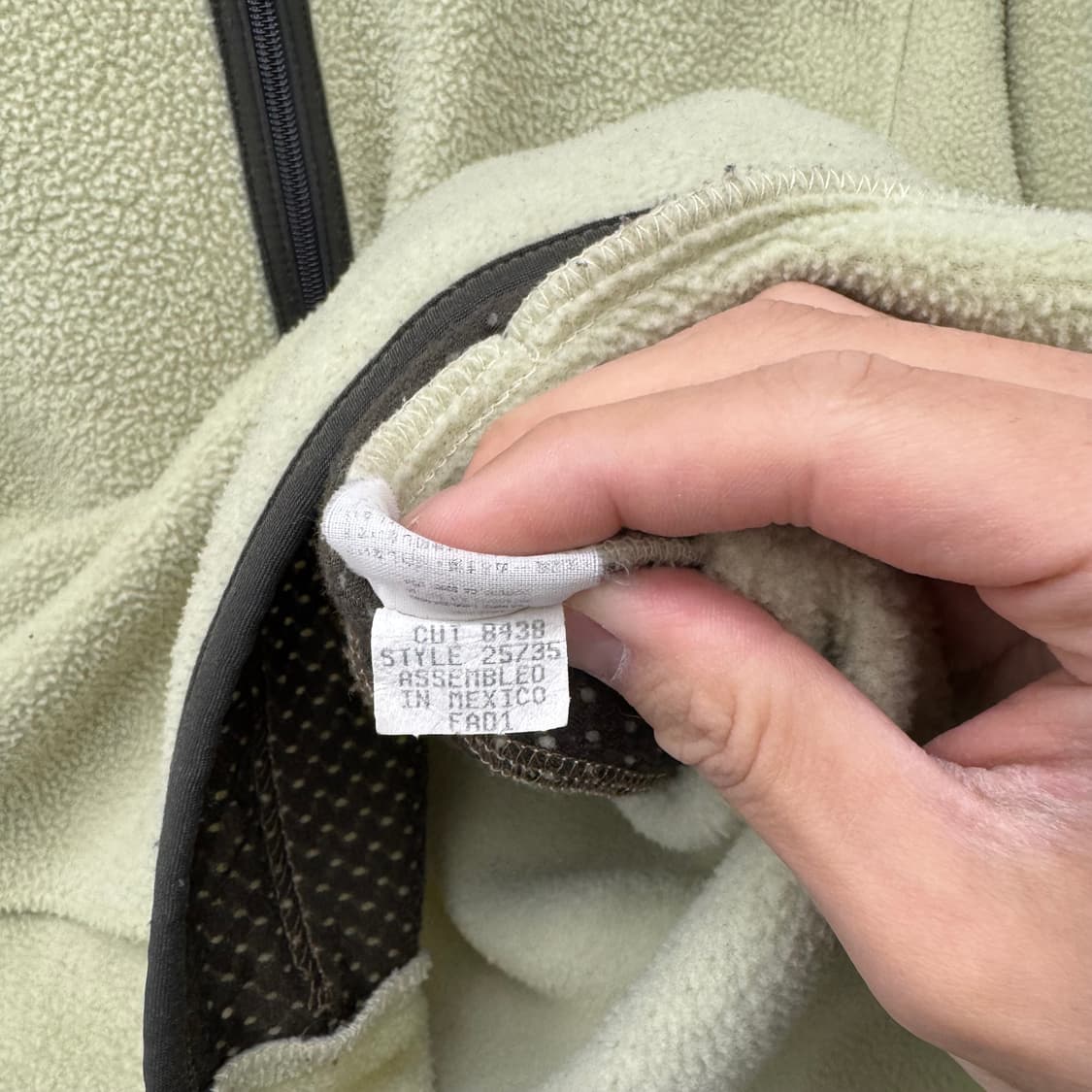 파타고니아 01s 신칠라 M사이즈 집업 상품이미지4