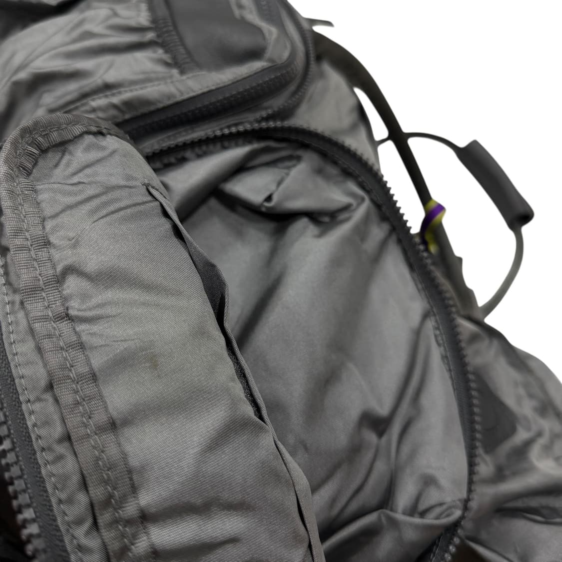 이세이미야케 플리츠플리즈 나일론 보스턴백 가방 그레이 상품이미지10