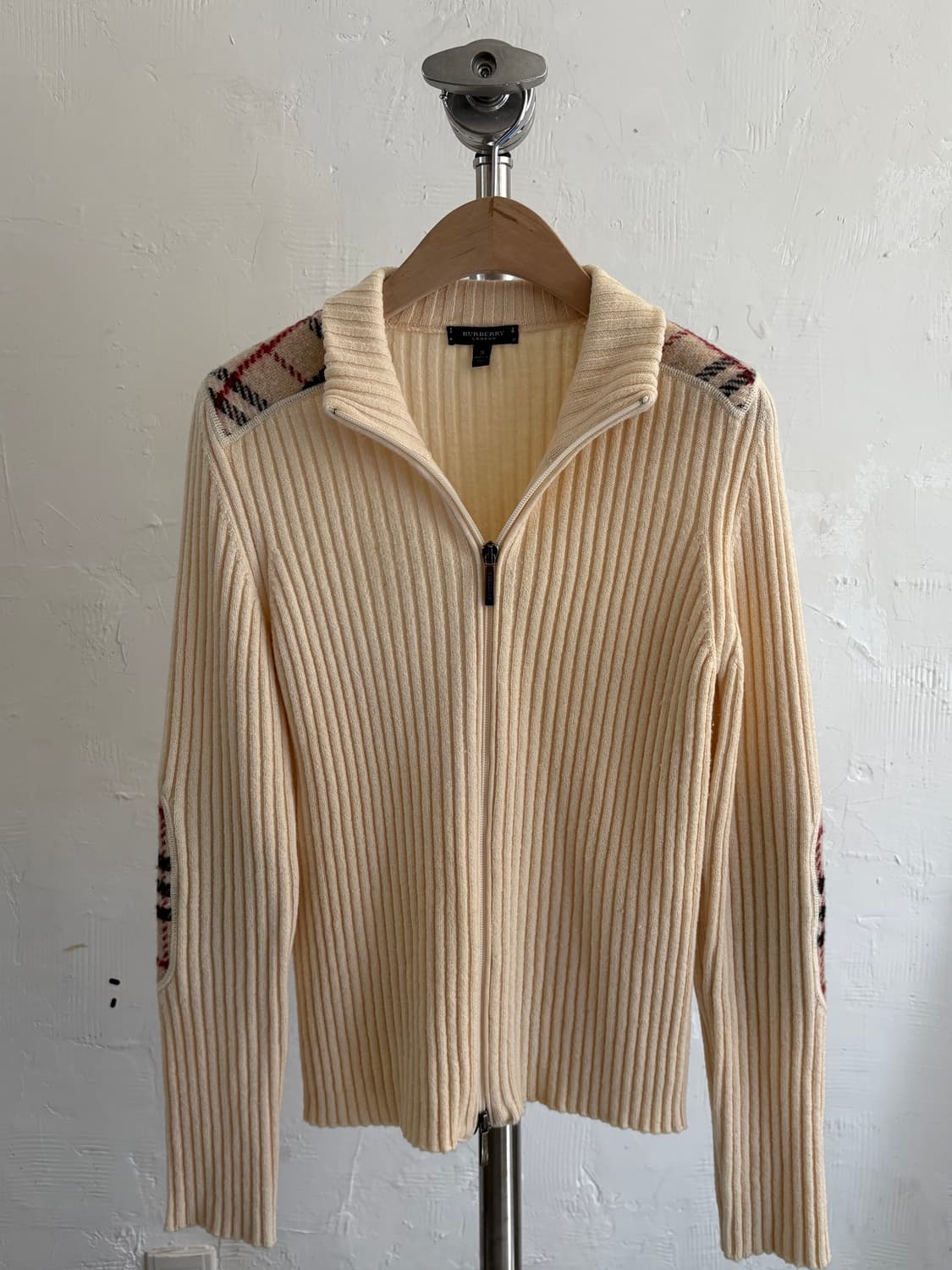 버버리 아이보리 노바체크 패치 니트 집업 상품이미지1