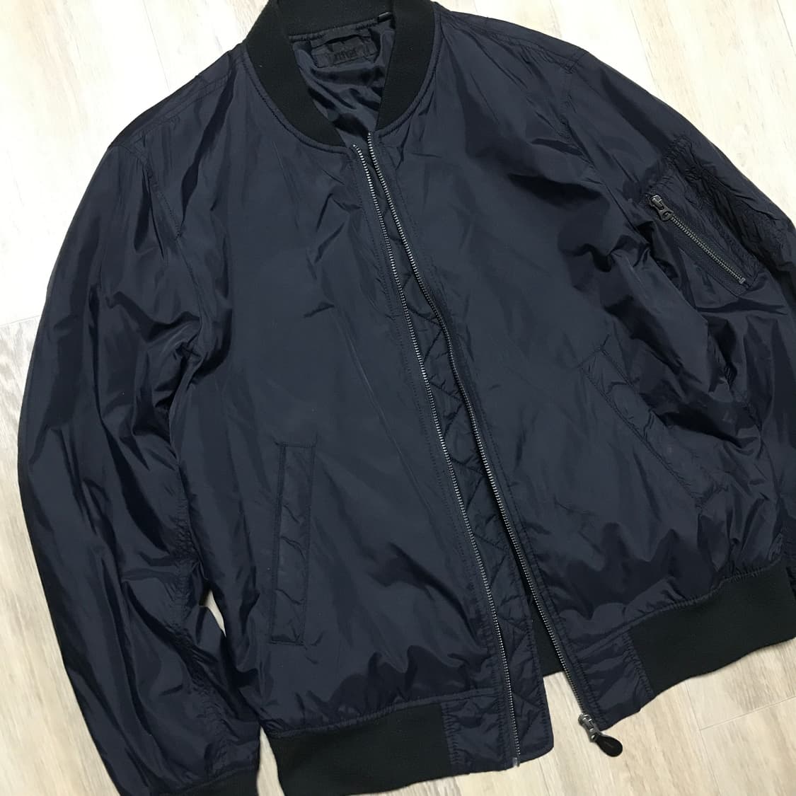 유니클로 ma-1 봄버 항공점퍼 L사이즈 블랙 상품이미지2