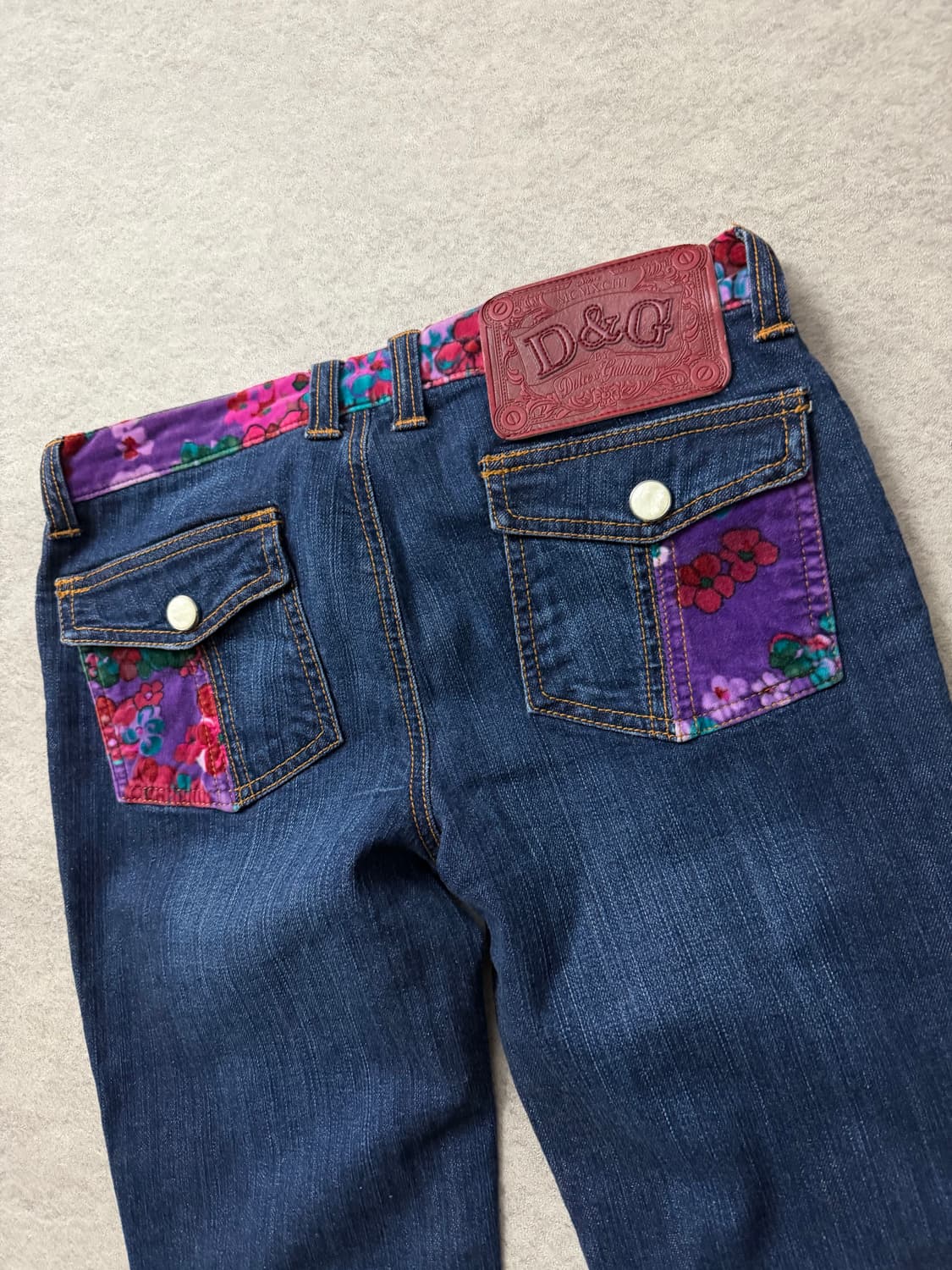 D&G 플라워 패턴 부츠컷 데님팬츠 상품이미지4