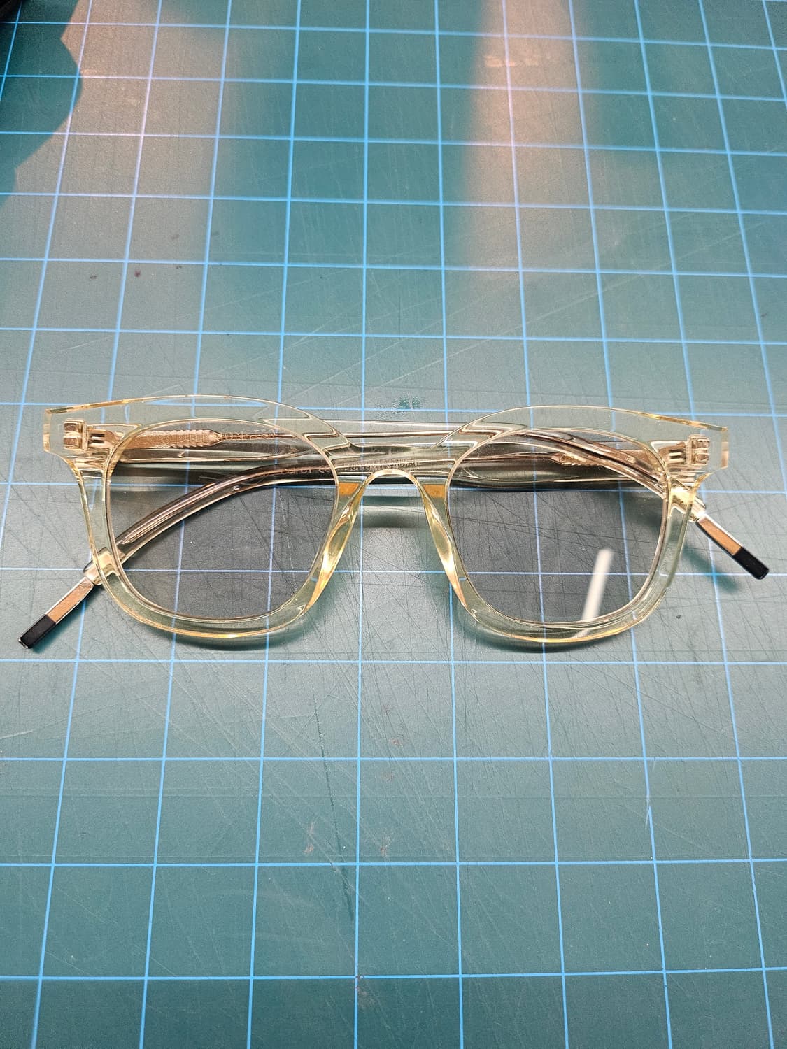 젠틀몬스터 Gentle Monster 틴트 선글라스
 상품이미지1