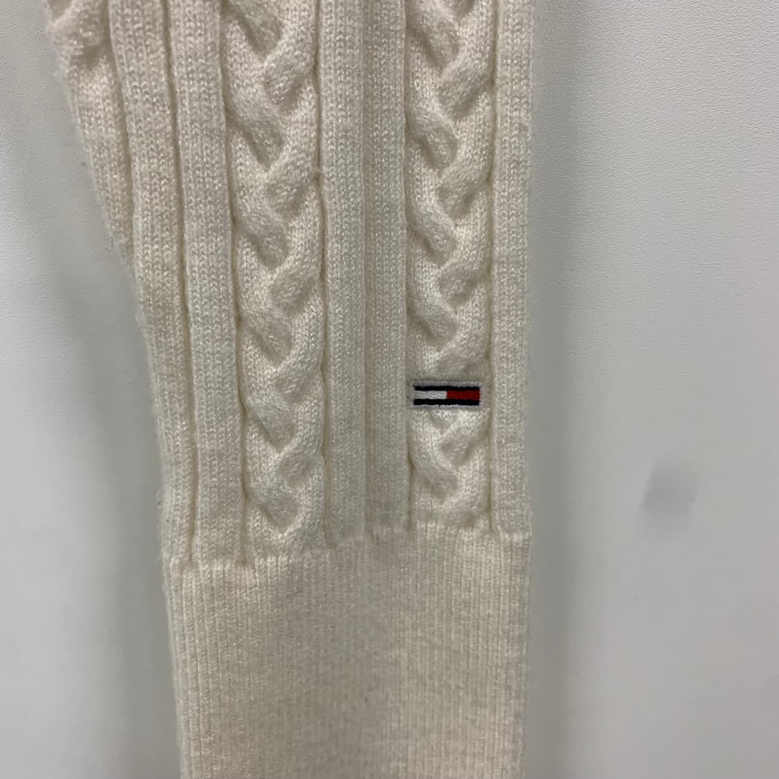 타미힐피거 화이트 꽈배기 니트 후드집업 상품이미지4