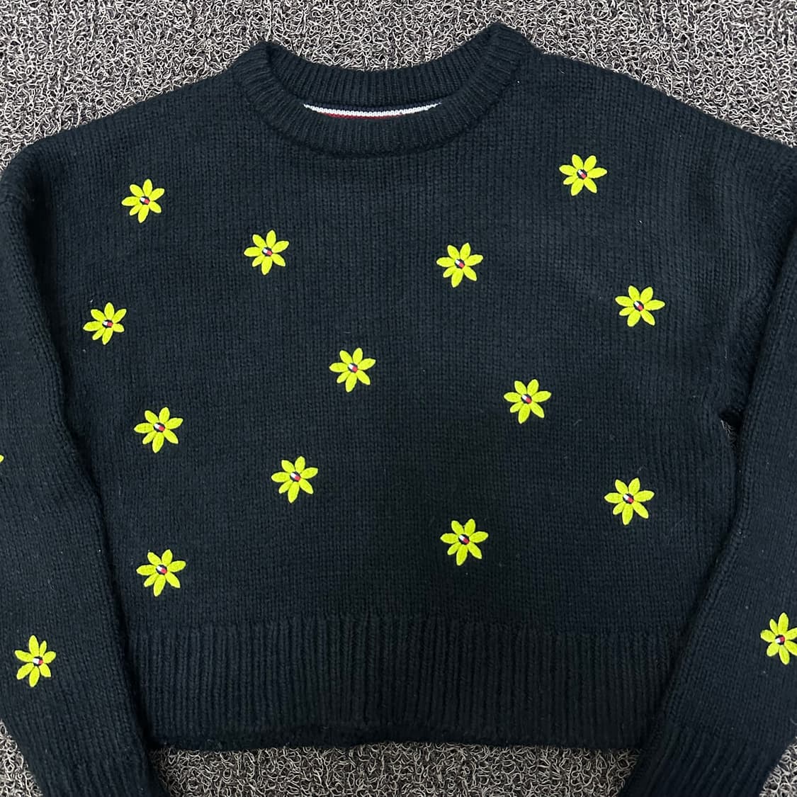 타미힐피거 여성 꽃무늬 크롭 니트 신장 164 상품이미지2