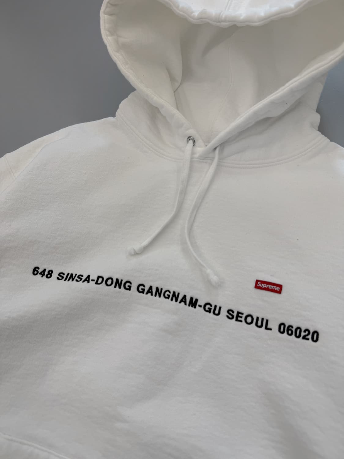 슈프림 루즈핏 23FW 서울 박스로고 화이트 스웻 후드 상품이미지3