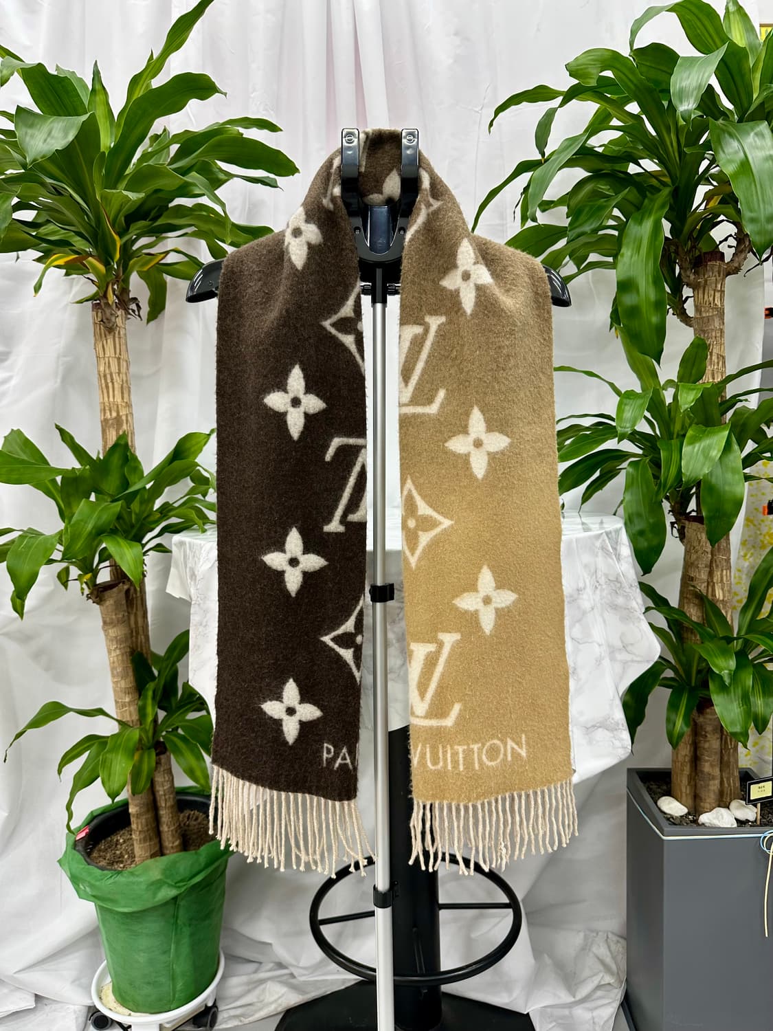 루이비통 레이캬비크 그라디언트 머플러 상품이미지1