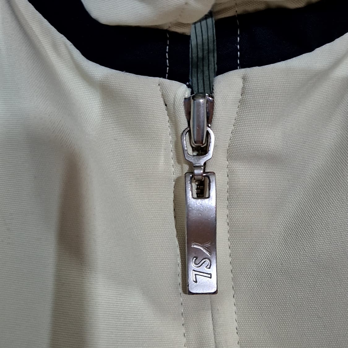 Yves Saint Laurent 입생로랑 YSL자수 폴리쉘 자켓 상품이미지4