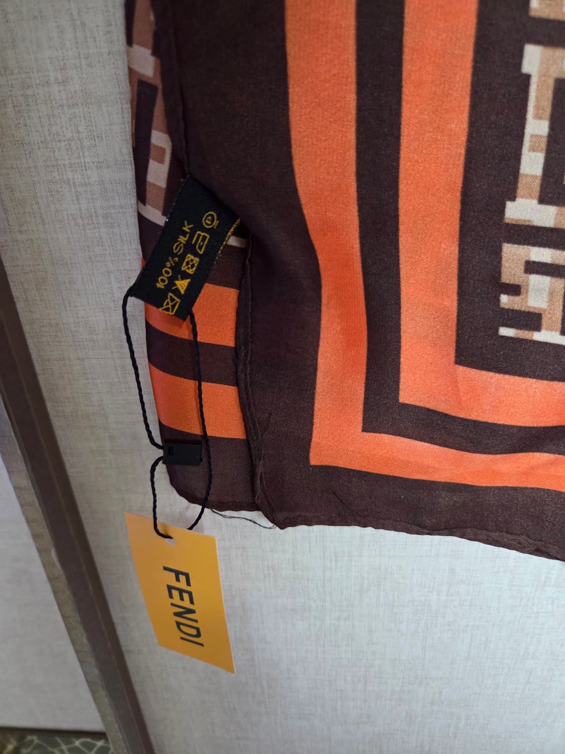 펜디 FF 로고 실크 머플러100% 상품이미지3