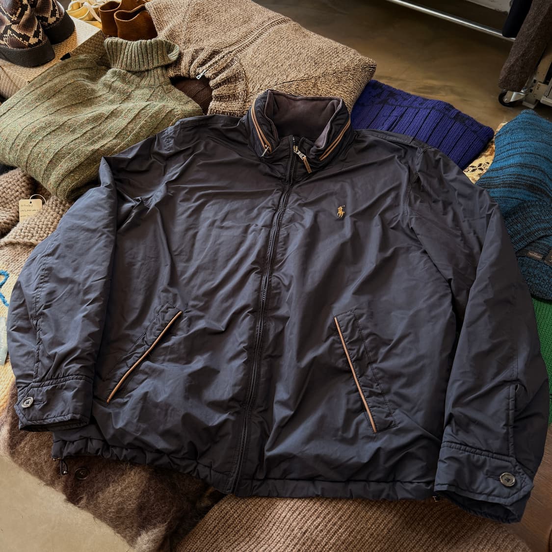 폴로 랄프 로렌 라이트 나일론 히든 후드 카프 레더 트리밍 자켓  상품이미지1