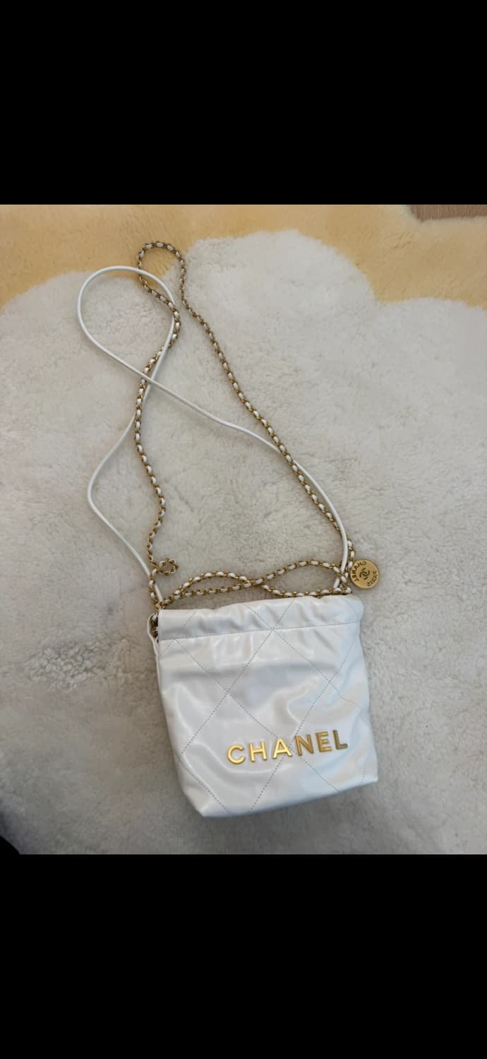 정품 샤넬 22백 미니백 제니백 현대백 구매 화이트 상태 좋음 상품이미지5