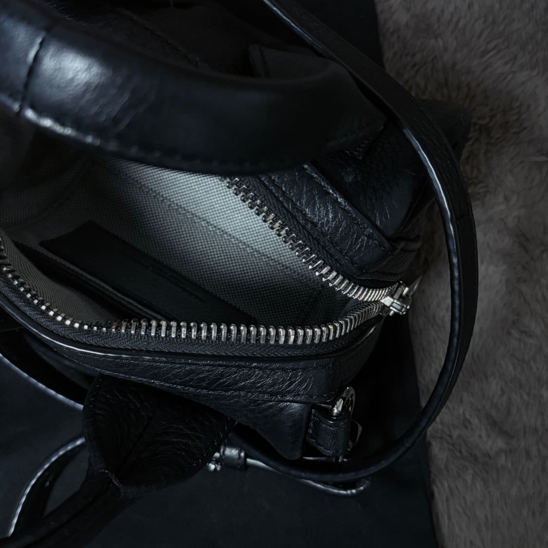 Alexander Wang 알렉산더왕 스터드 미니 크로스백 상품이미지4