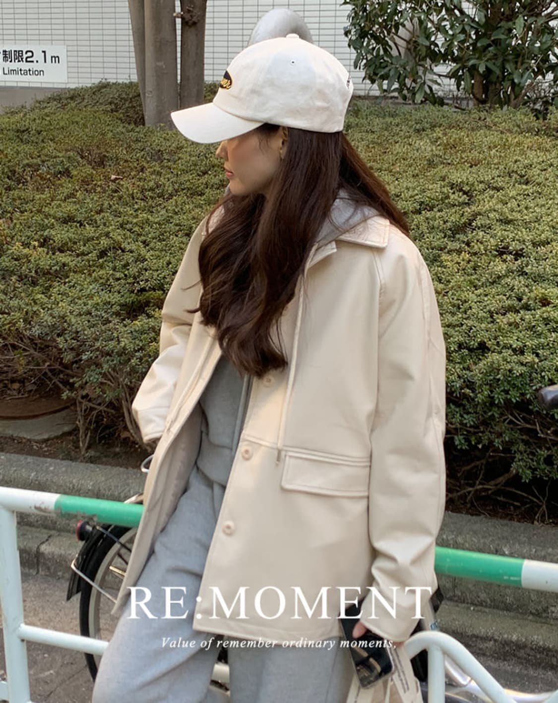 오디너리먼트 마크 하프 비건 레더 자켓 크림 상품이미지4