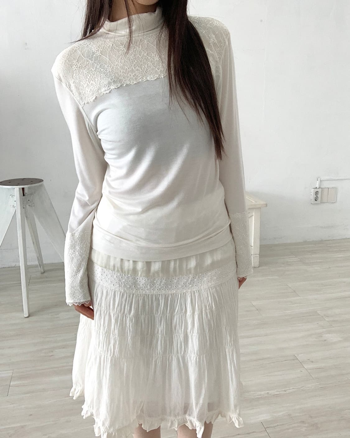 Ivory Lace Trim Turtleneck Top 상품이미지2