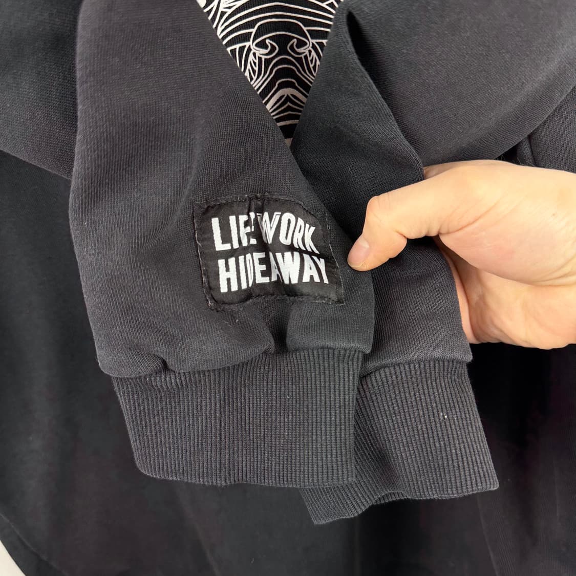 (F) 라이프워크 빅로고 롱 기장 맨투맨 블랙 상품이미지4