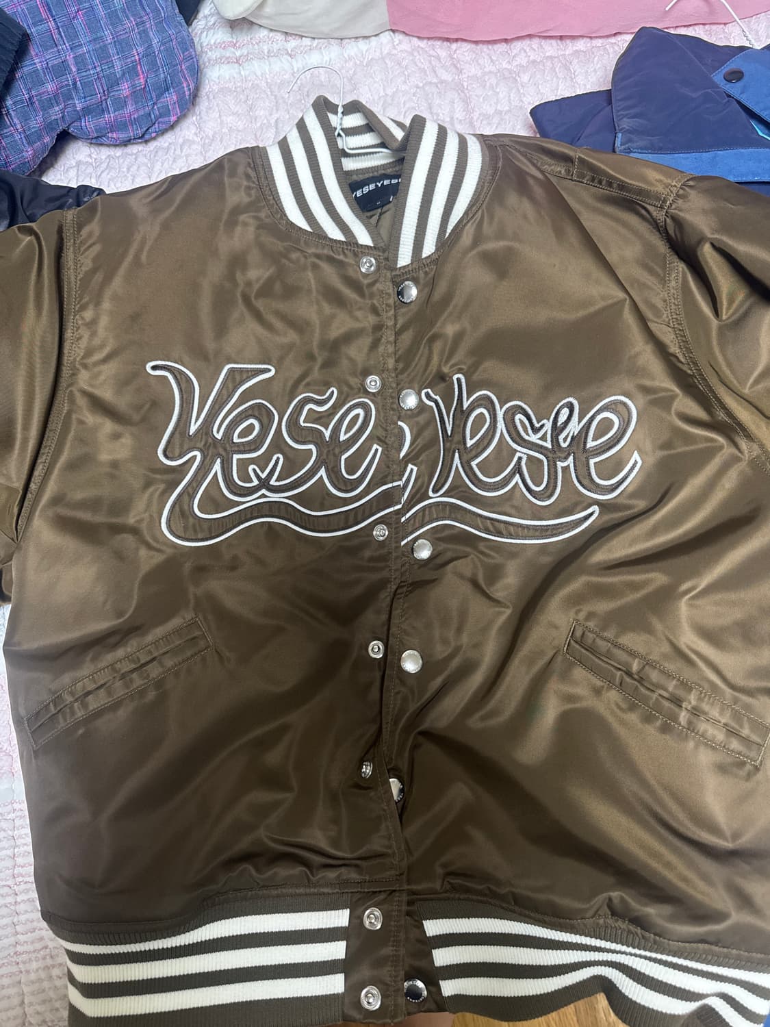 예스아이씨 브라운 바시티 스타디움 자켓 M 상품이미지1