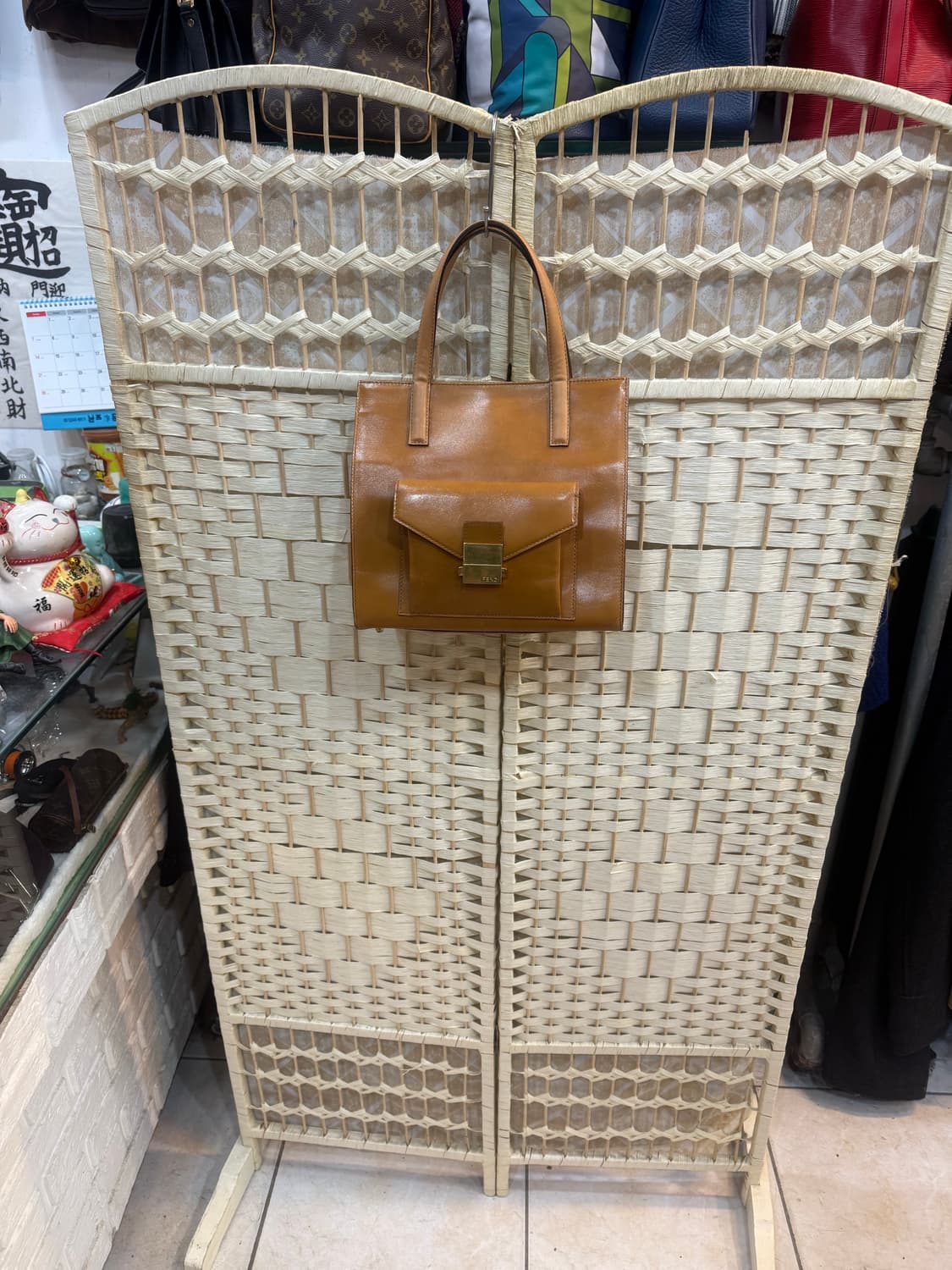 정품 펜디 레더 토트백 팝니다 상품이미지1