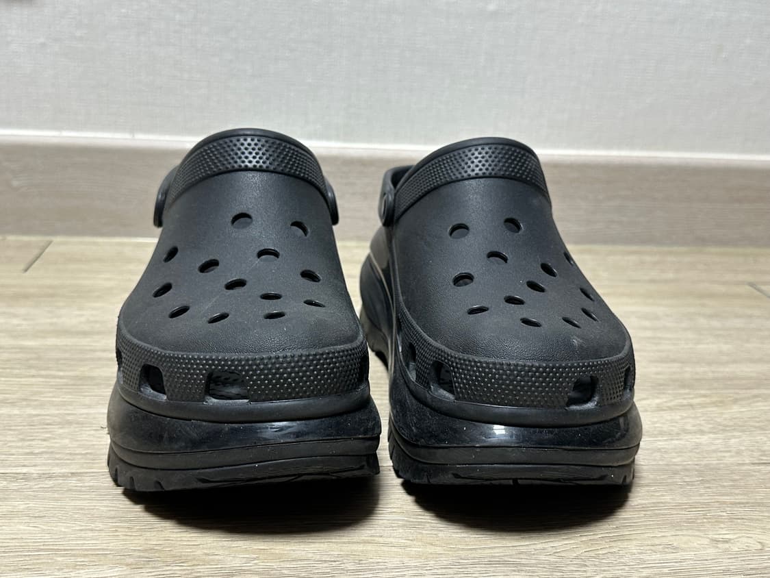 크록스 메가 크러쉬 클로그 블랙 (280) 상품이미지4