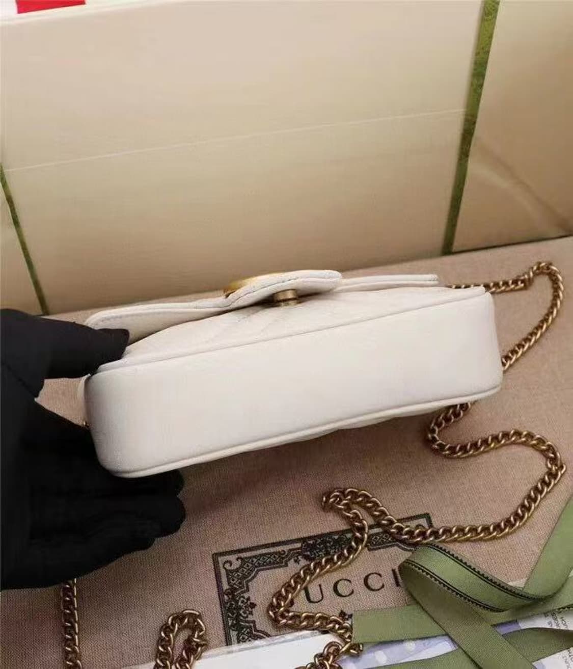 구찌 GG 마몽 마틀라세 슈퍼 미니백 화이트 상품이미지3