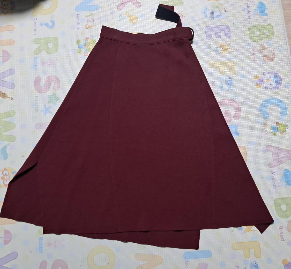 한섬 시스템 A라인 모100%스커트 55(상태상급) 상품이미지3