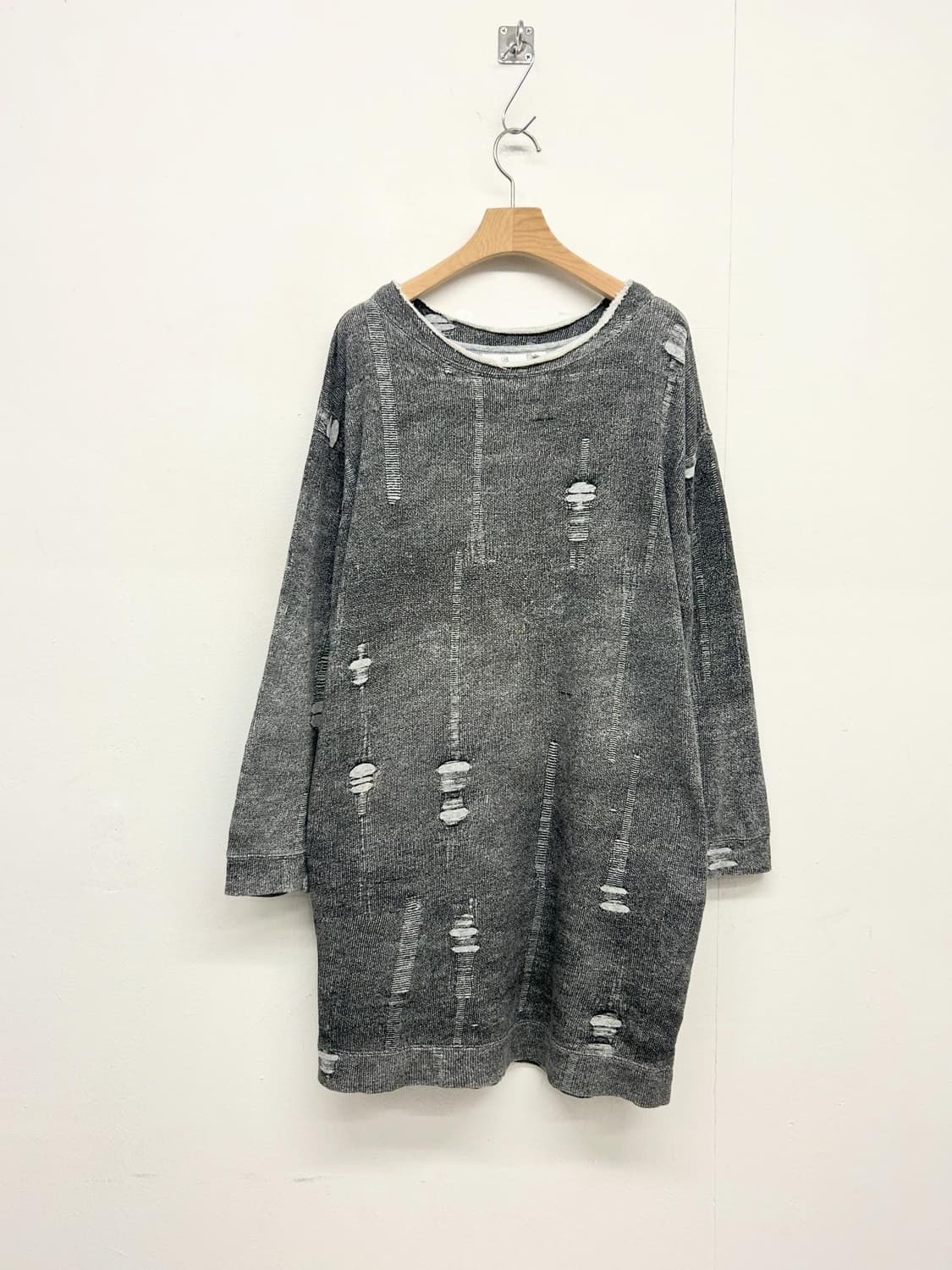 칩 먼데이 그런지 디스트로이드 롱 슬리브 상품이미지1