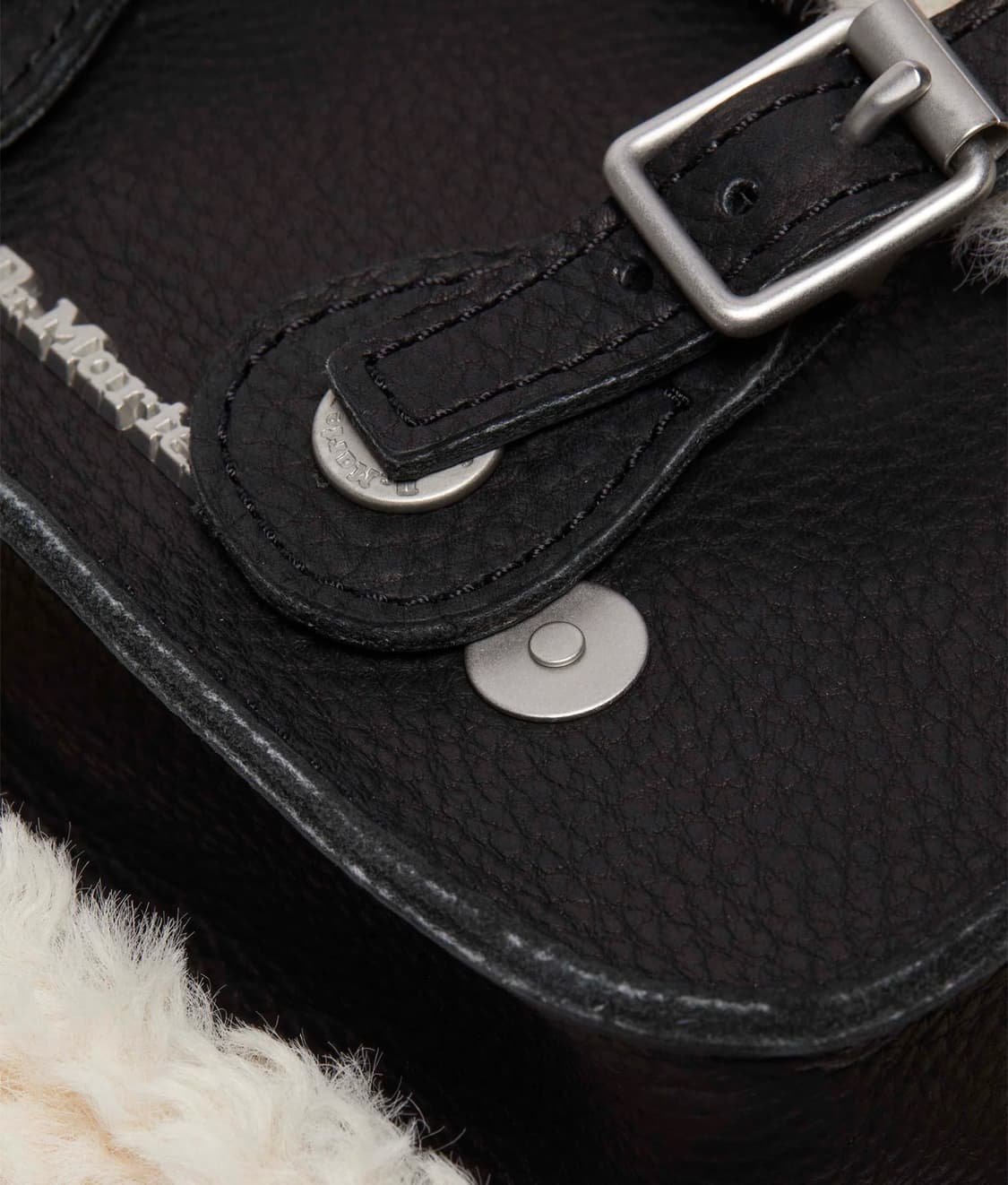 닥터마틴 사첼백 블랙(새상품) 상품이미지4