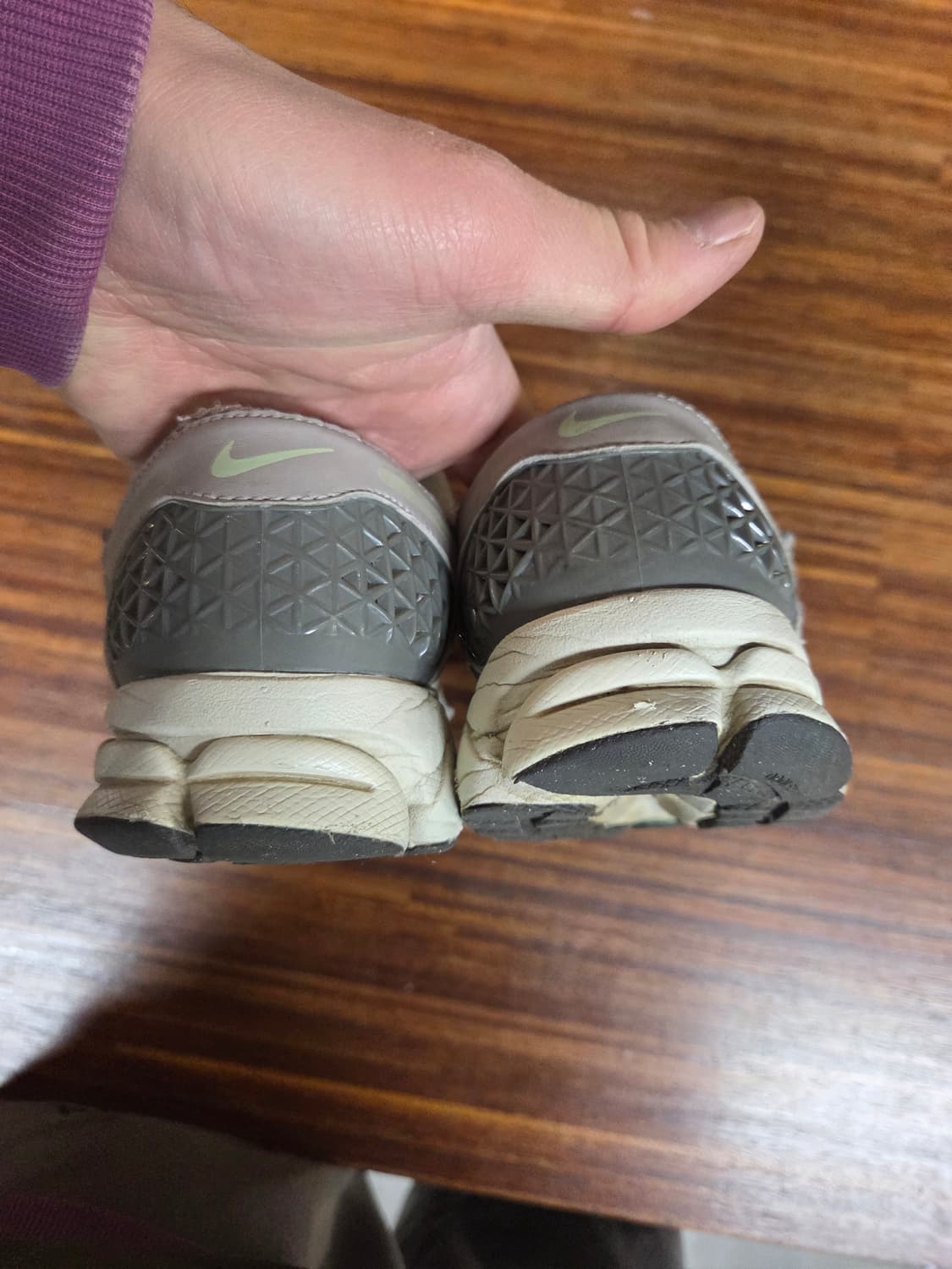 나이키 줌 보메로 5 250 상품이미지4