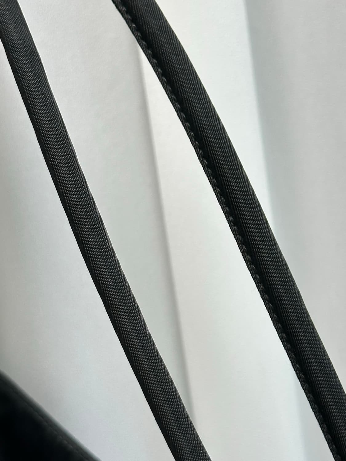 [정품] Prada 프라다 포코노 클래식 나일론 숄더백 블랙 상품이미지9