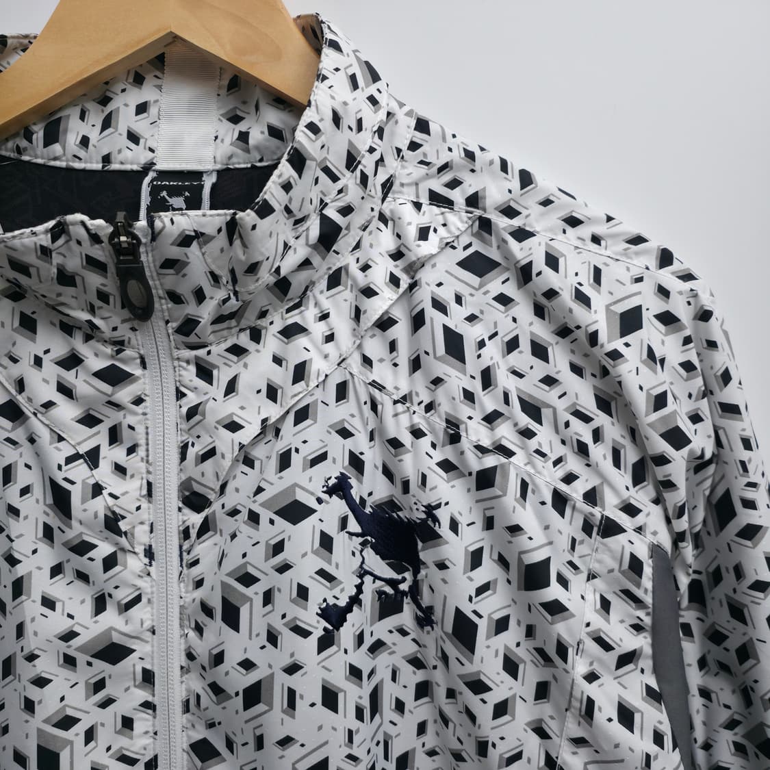 [XL] 오클리 패턴 바람막이 상품이미지5