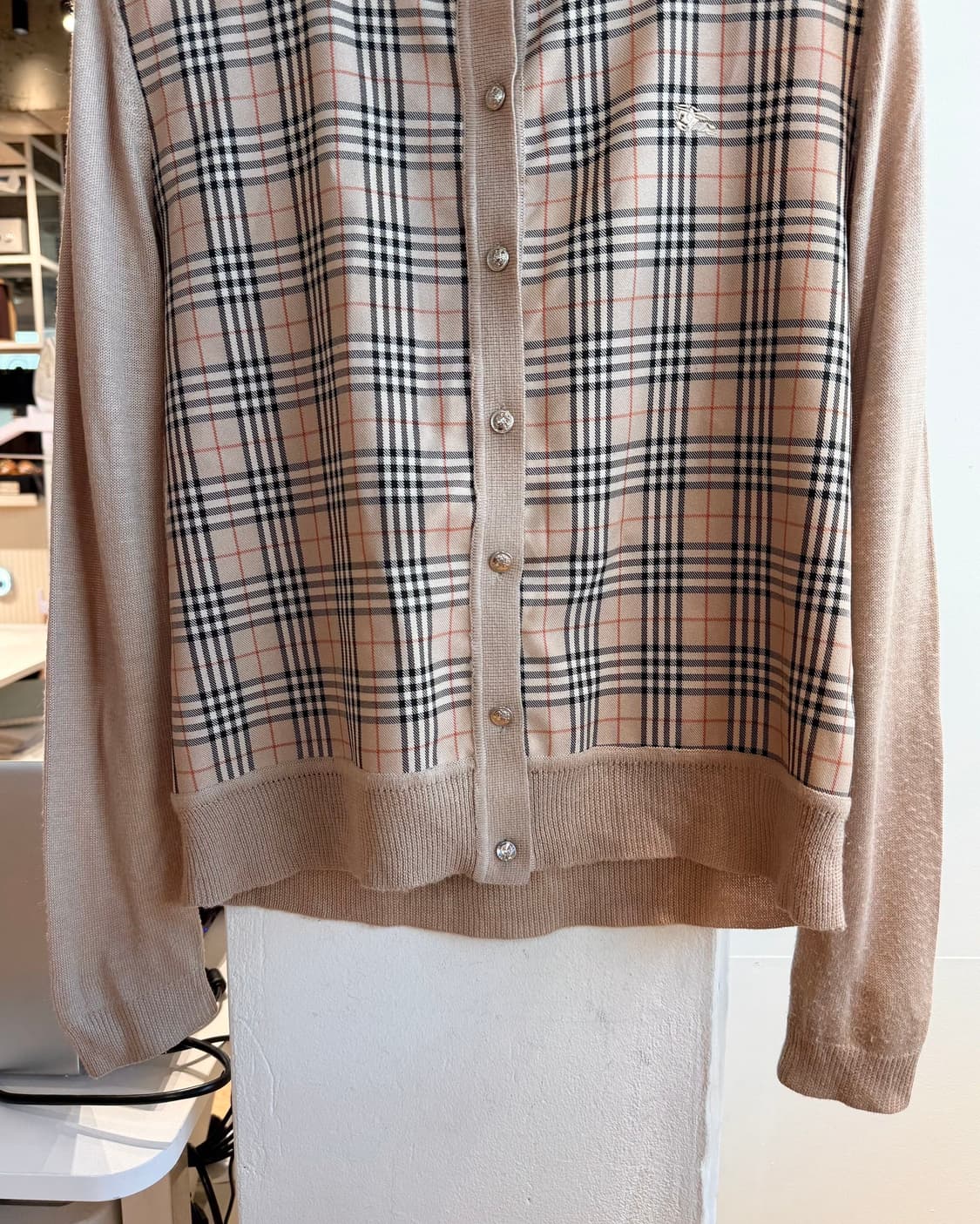 버버리 베이지 노바체크 가디건  상품이미지6