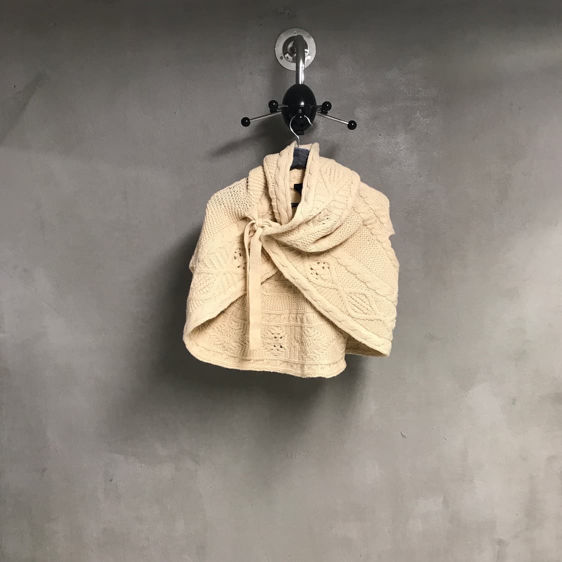 꼼데가르송 트리콧 후드 니트 케이프 -(W) 상품이미지1