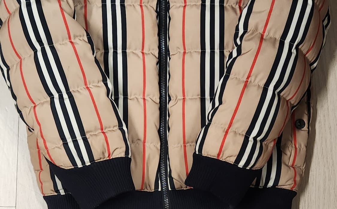 버버리 키즈 스트라이프 패턴 패딩 점퍼 8Y (7-8세추천) 상품이미지3