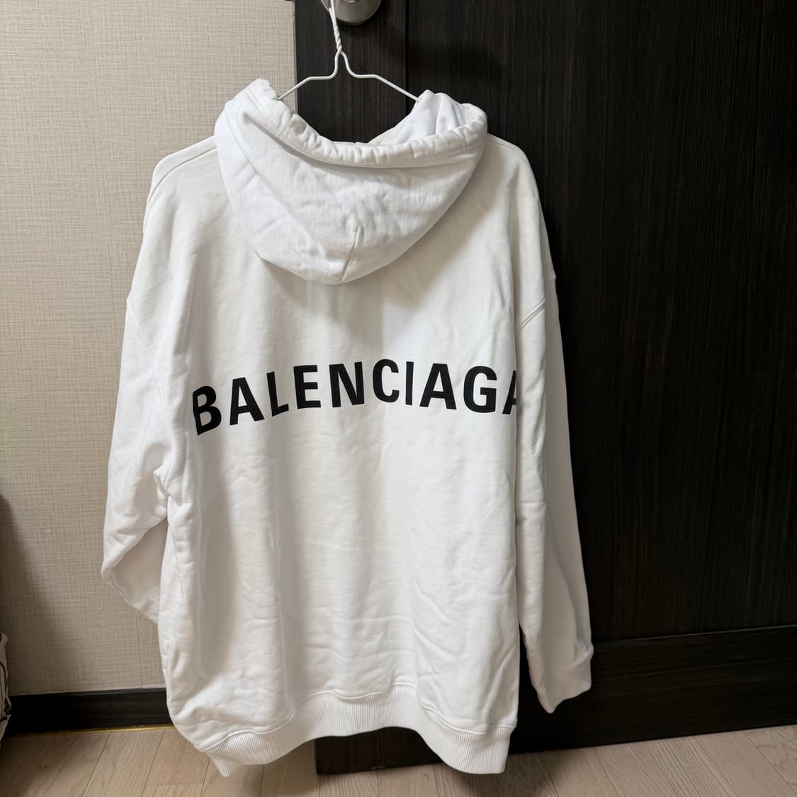 발렌시아가 백로고 후드티 화이트 색상 M  상품이미지1