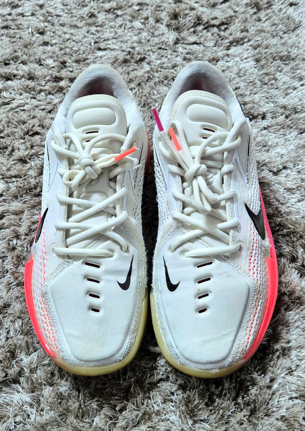 나이키 줌지티컷1 크림슨 화이트 (270) 교환X 상품이미지2