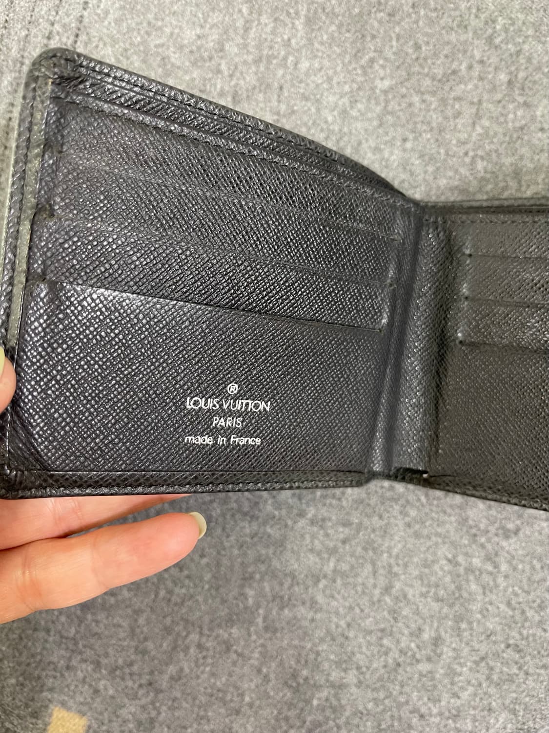 루이비통 타이가 반지갑 상품이미지8