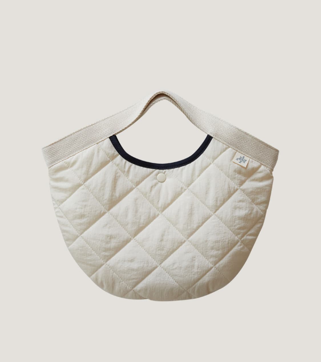 In the beginning 인더비기닝 Round padding bag 상품이미지1